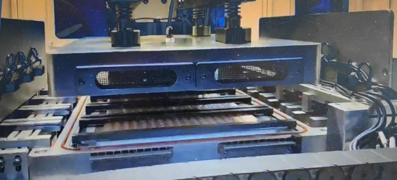 國產連續式等離子清洗機.png
